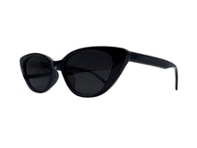 Load image into Gallery viewer, Evie in Gloss Black
